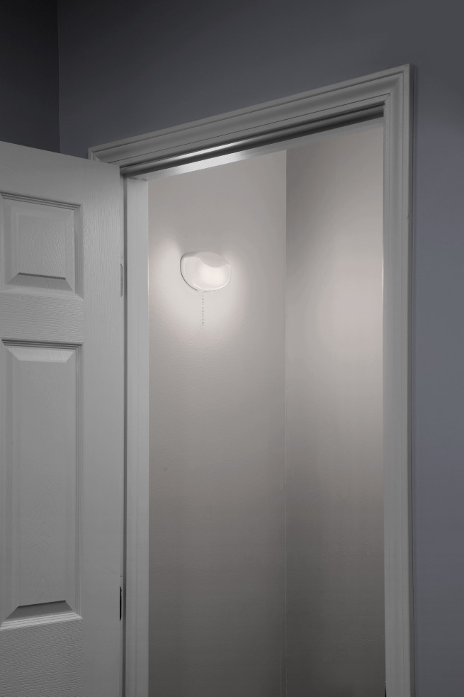 Lithonia closet outlet light